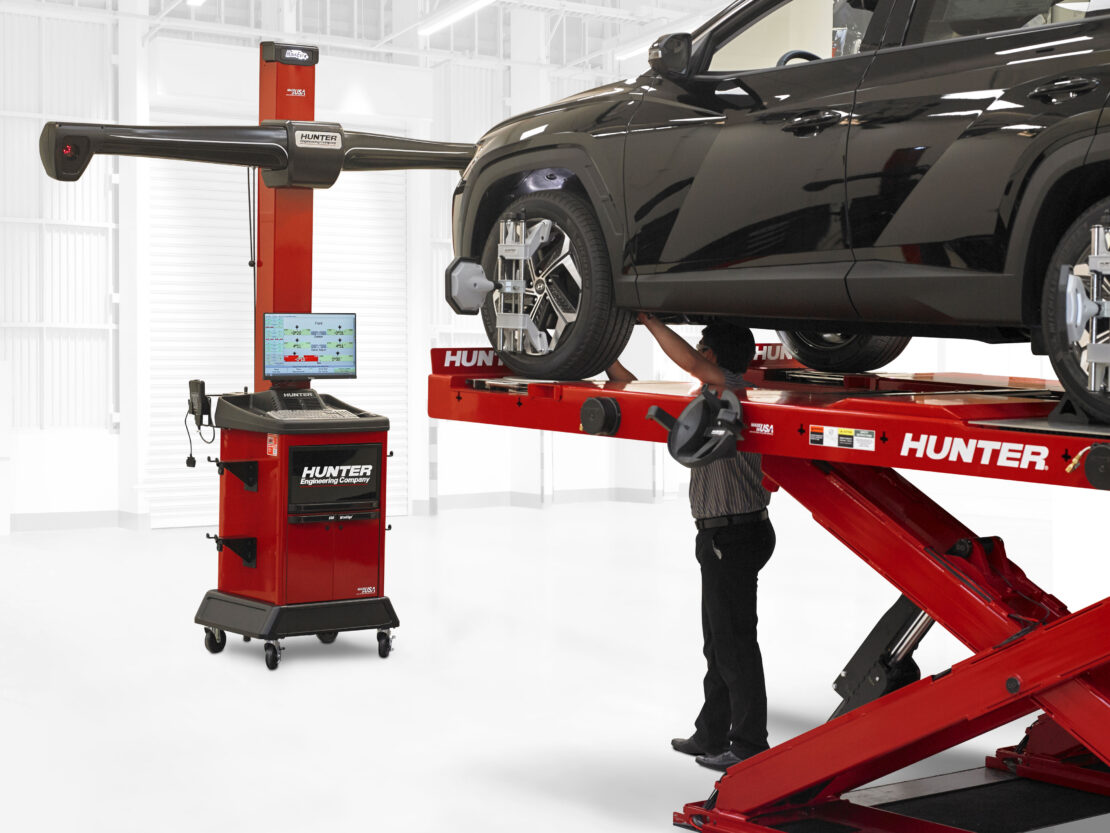 Hunter standard wheel alignment machine